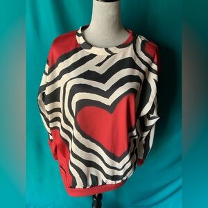 Red and Black Heart Patterned Women's Crewneck Top